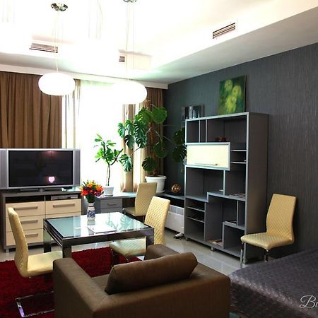 Business Hotel Kharkiv Extérieur photo