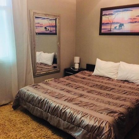 Business Hotel Kharkiv Extérieur photo