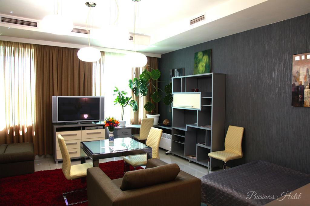Business Hotel Kharkiv Extérieur photo
