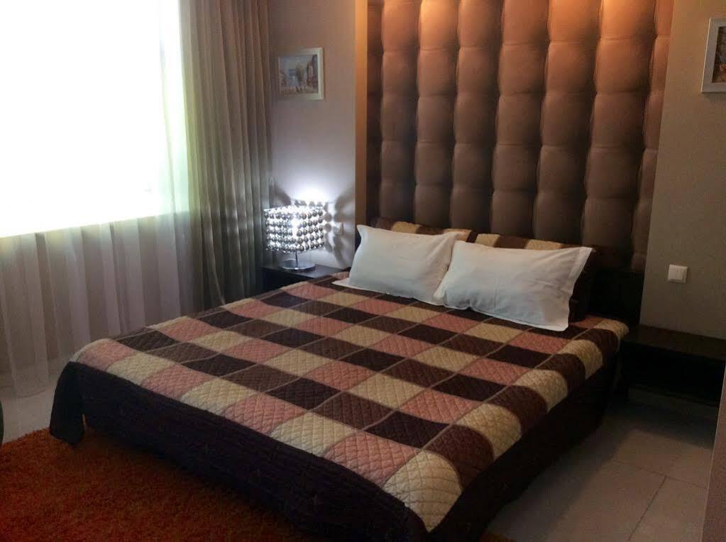 Business Hotel Kharkiv Extérieur photo